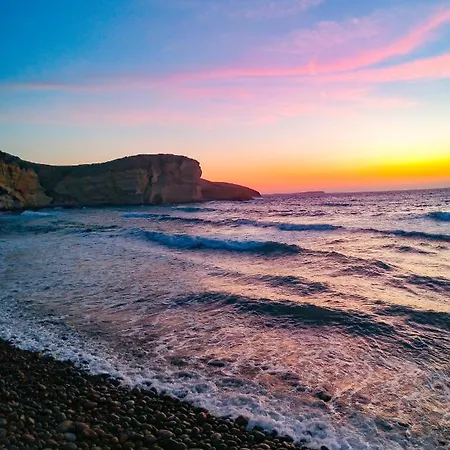 Davanti Al Mare Con Ampio Giardino E Parcheggio Gratuito *