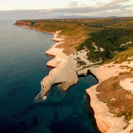 Davanti Al Mare Con Ampio Giardino E Parcheggio Gratuito * Santa Caterina