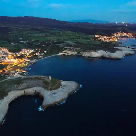 Davanti Al Mare Con Ampio Giardino E Parcheggio Gratuito Санта-Катерина