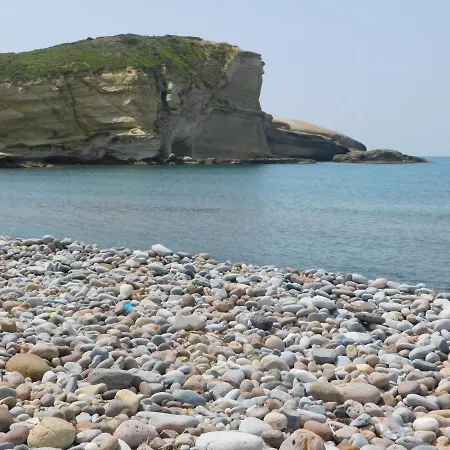 Davanti Al Mare Con Ampio Giardino E Parcheggio Gratuito *