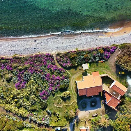 Davanti Al Mare Con Ampio Giardino E Parcheggio Gratuito
