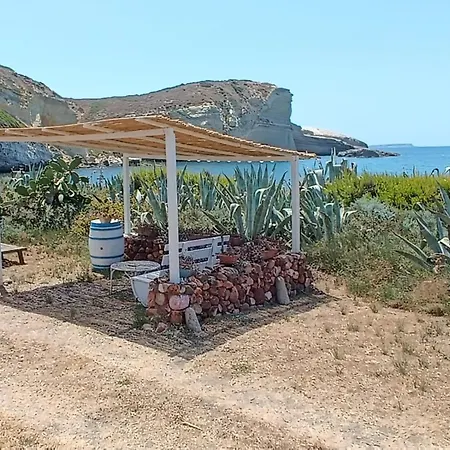 Davanti Al Mare Con Ampio Giardino E Parcheggio Gratuito Lejlighed